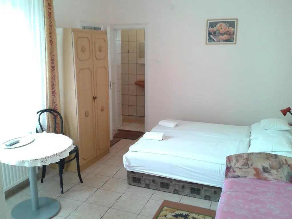 Deak Vendeghaz Apartman Hotel Hajduszoboszlo