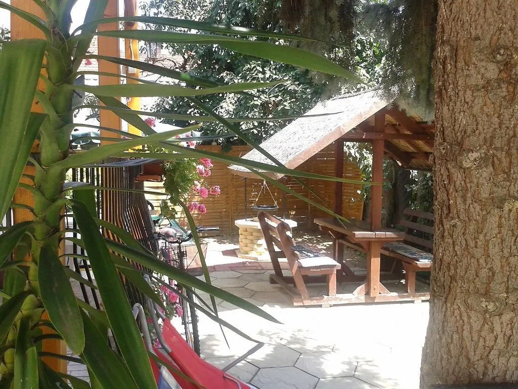 Deak Vendeghaz Apartman Hotel Hajduszoboszlo