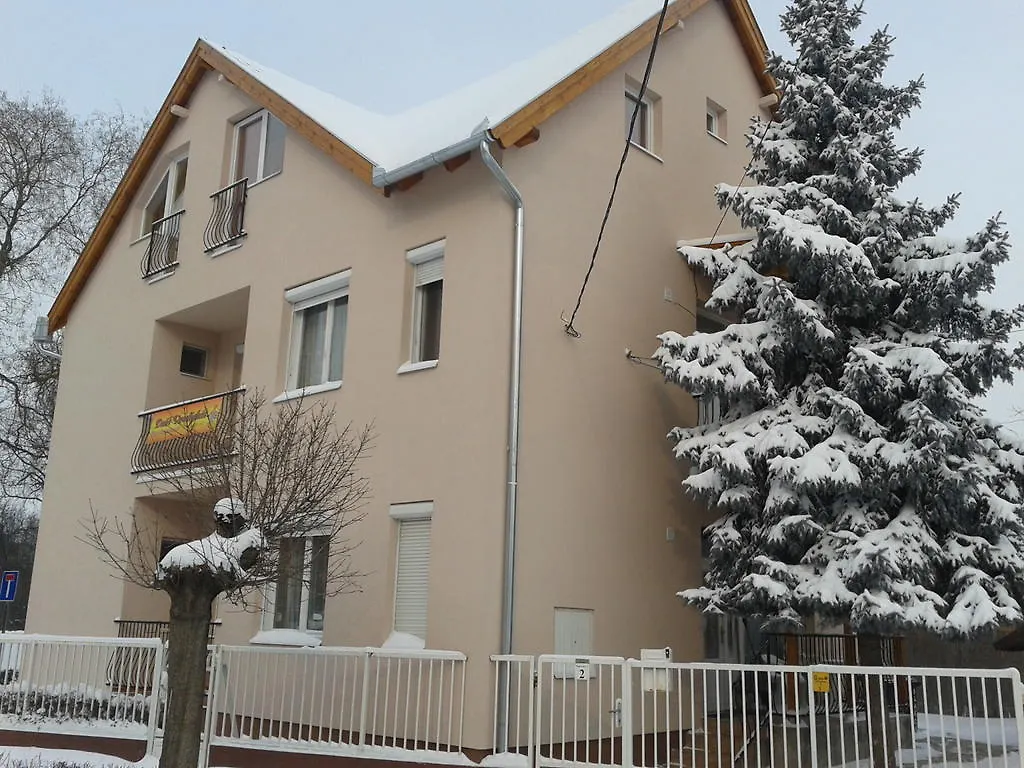 Deak Vendeghaz Apartman Hotel Hajduszoboszlo 0*,