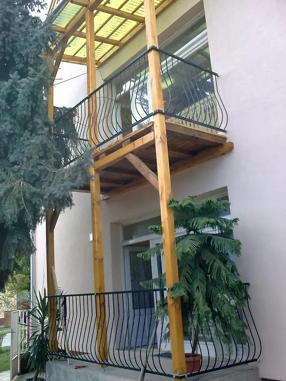 Deak Vendeghaz Apartman Hotel Hajduszoboszlo Guest house
