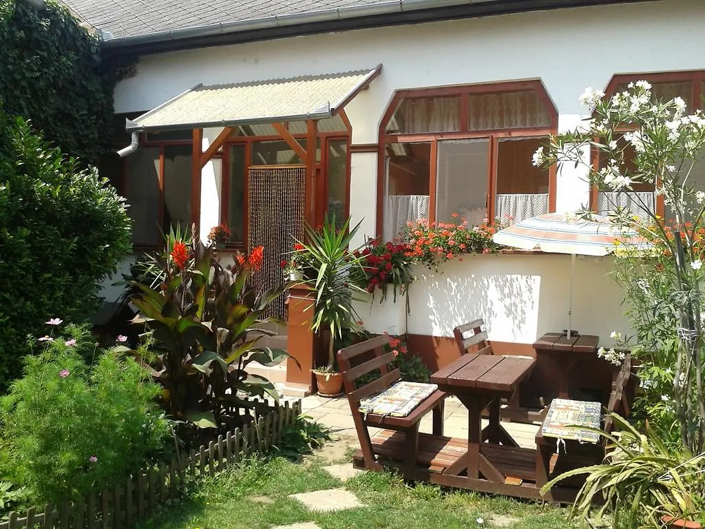 Deak Vendeghaz Apartman Hotel Hajduszoboszlo 0*,