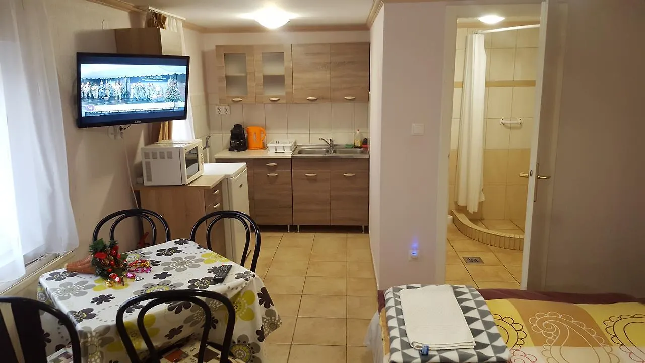 Guest house Deak Vendeghaz Apartman Hotel Hajduszoboszlo