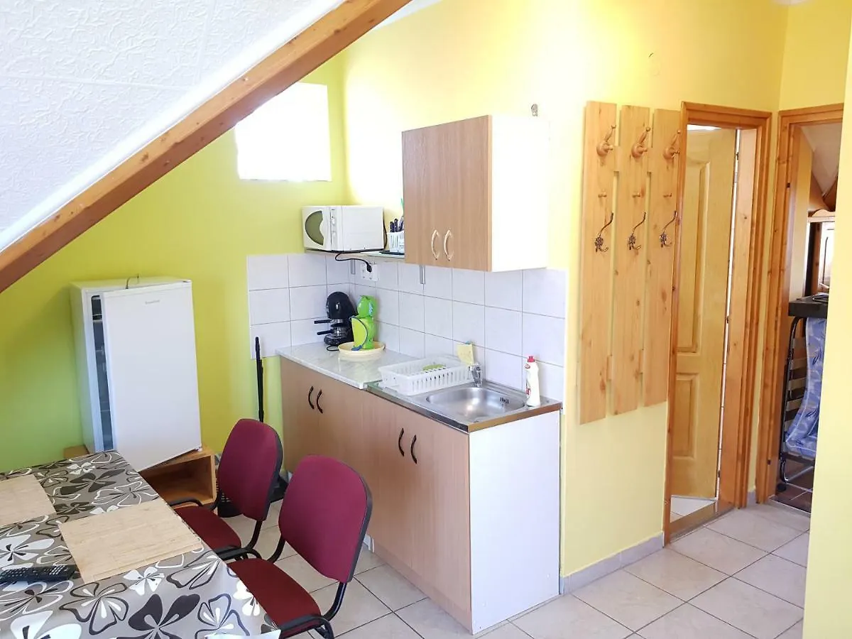Guest house Deak Vendeghaz Apartman Hotel Hajduszoboszlo