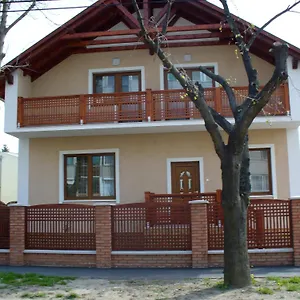  Pensjonat Rozsakert Apartmanhaz
