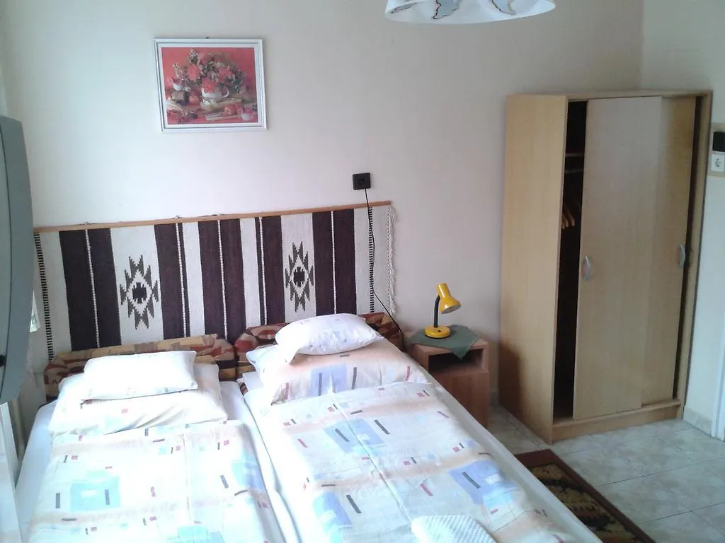 Hotel Deak Vendeghaz Apartman Hajdúszoboszló Penzion